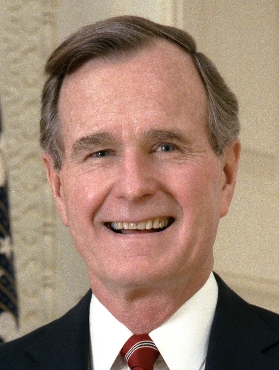 George H.W. Bush fut le dernier vétéran de la Seconde Guerre mondiale à servir comme président des États-Unis, ayant effectué 58 missions de combat