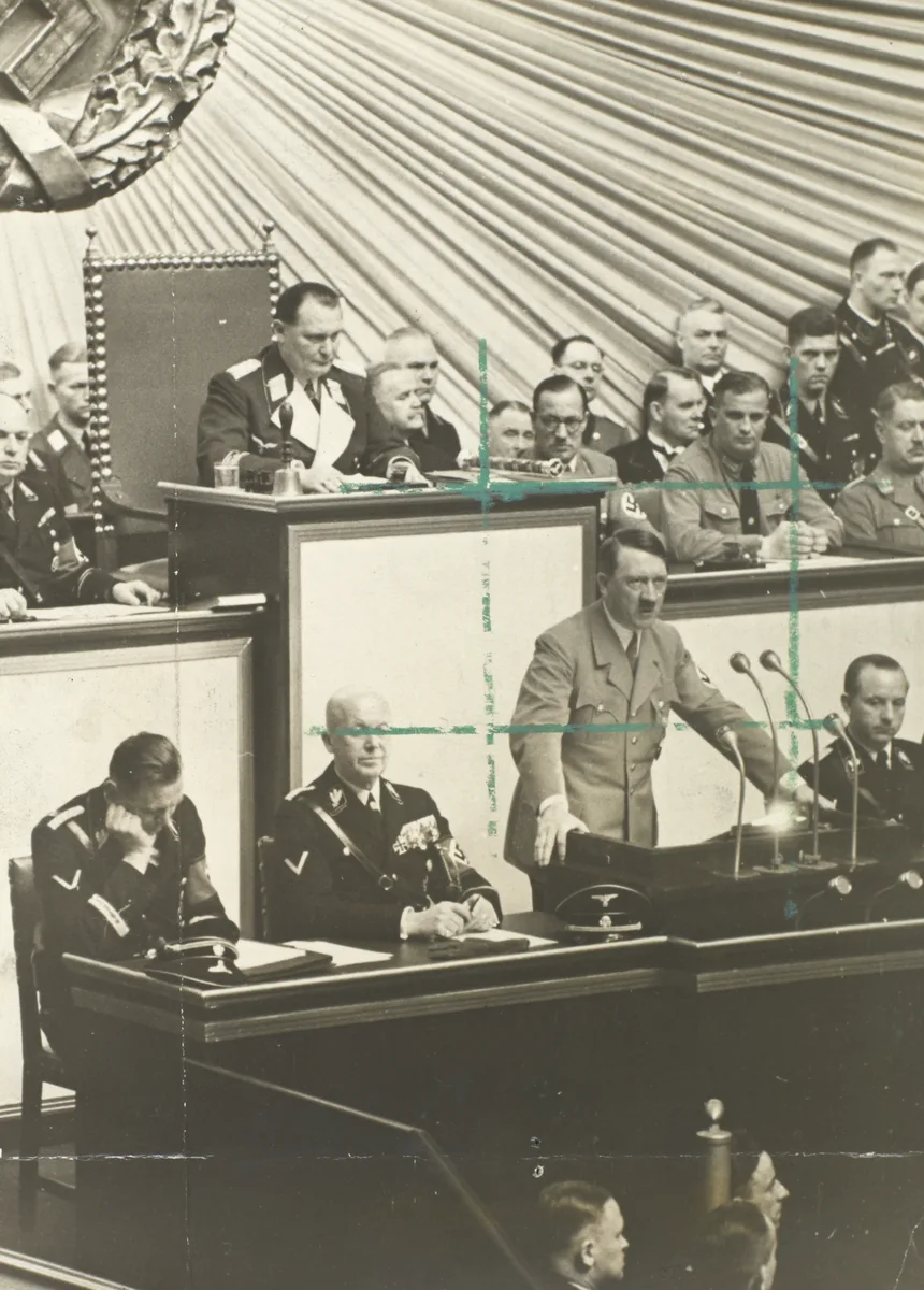 Adolf Hitler, el Führer de la Alemania nazi, era notoriamente paranoico con su seguridad personal y a menudo se basaba en su intuición, que la Operación Mincemeat explotó hábilmente.